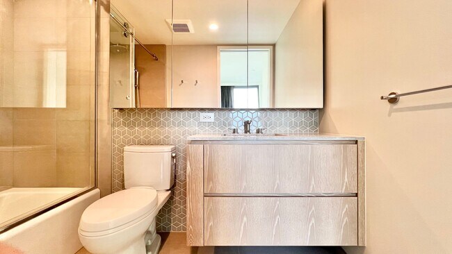 Building Photo - HIGH FLOOR 1BD UNIT AT THE LUXURIOUS KOULA...