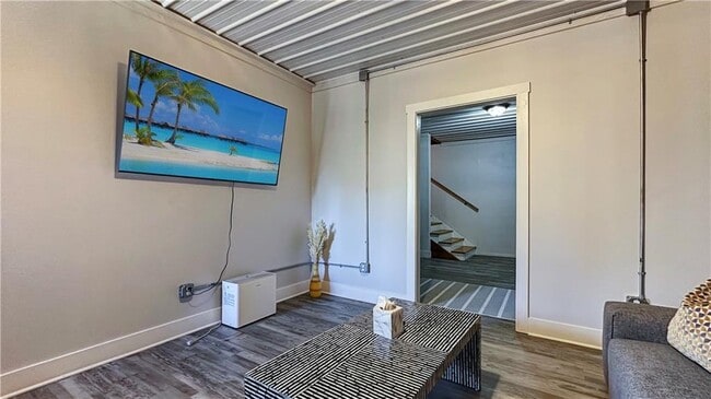 Building Photo - 374 Prince Dr