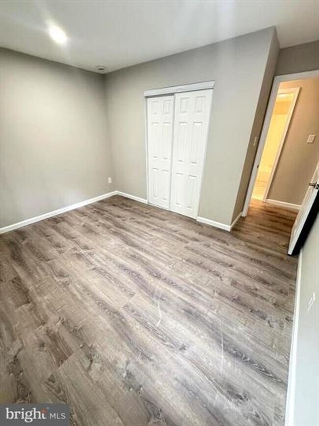 Building Photo - Remodeled 2 bedroom / 2 full bathroom