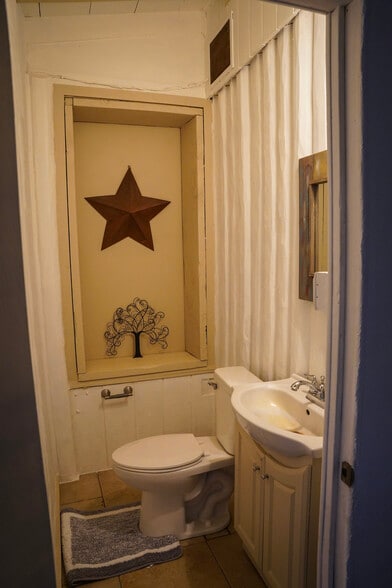 Building Photo - N3203 Ecker Lakeland Dr