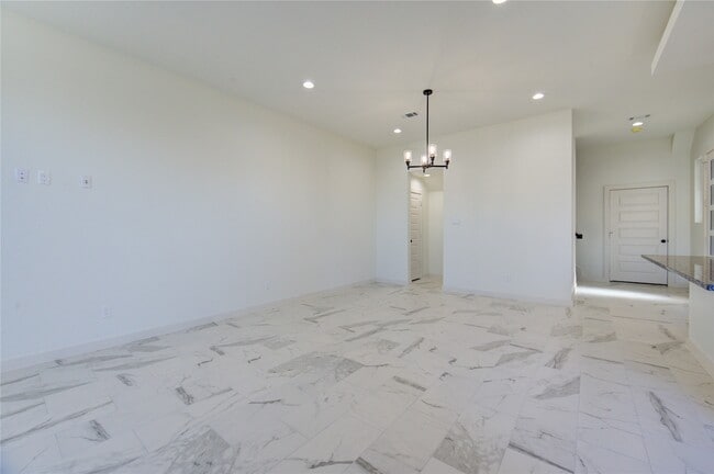 Building Photo - 2928 El Fenice Ln