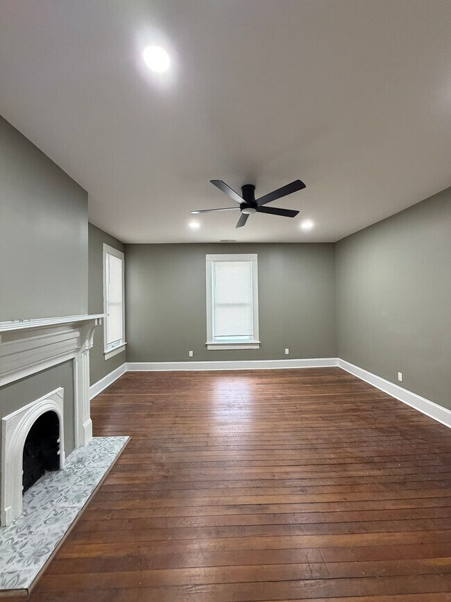 Building Photo - 1108 N Main St