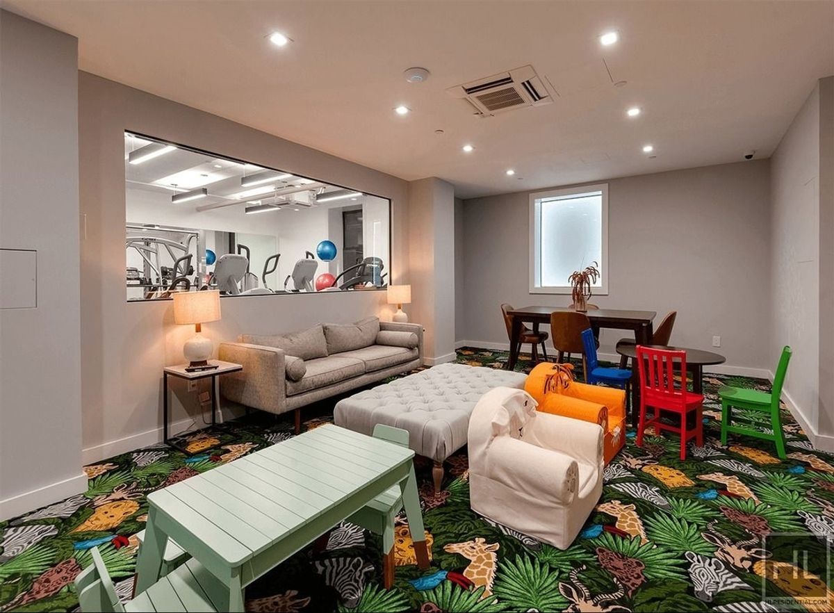 Building Photo - Renovated Cozy 1 bed 1 bath with washer and dryer. / WEST 76 STREET