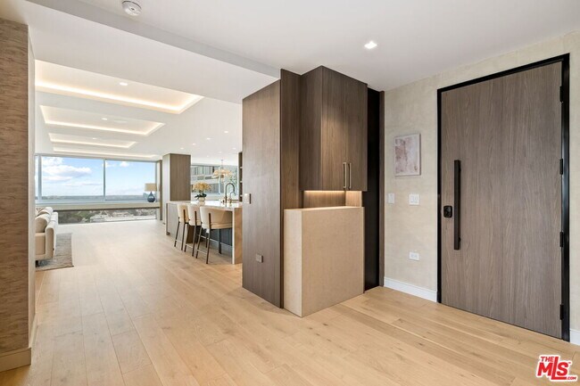 Building Photo - 2222 Ave of the Stars