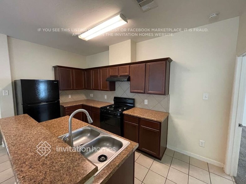 Building Photo - 5907 Deep S Dr