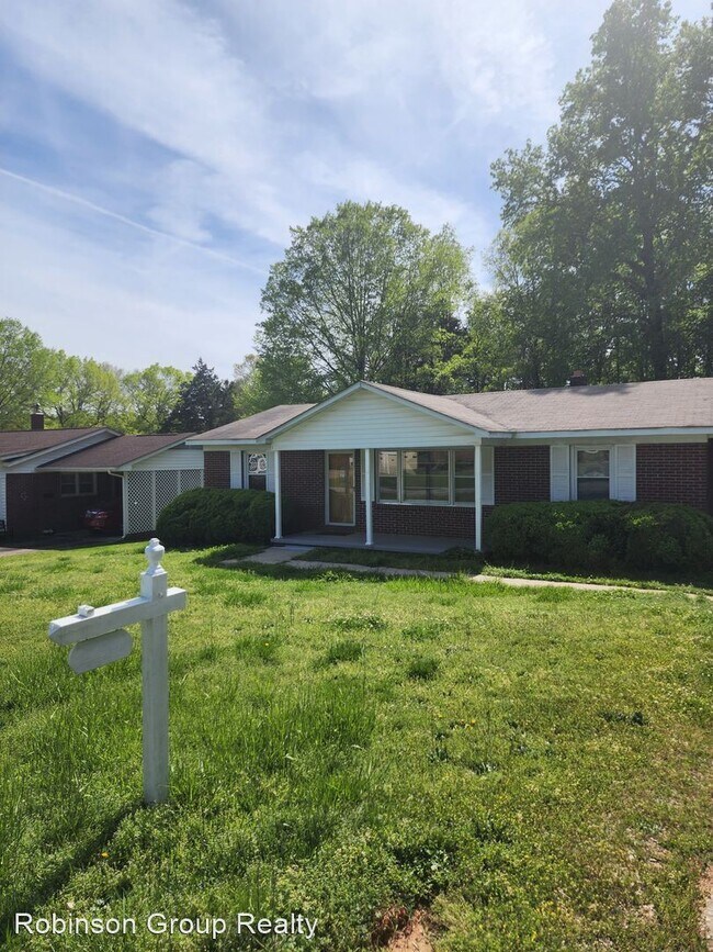 Primary Photo - 3 br, 1.5 bath House - 108 Jenkins St