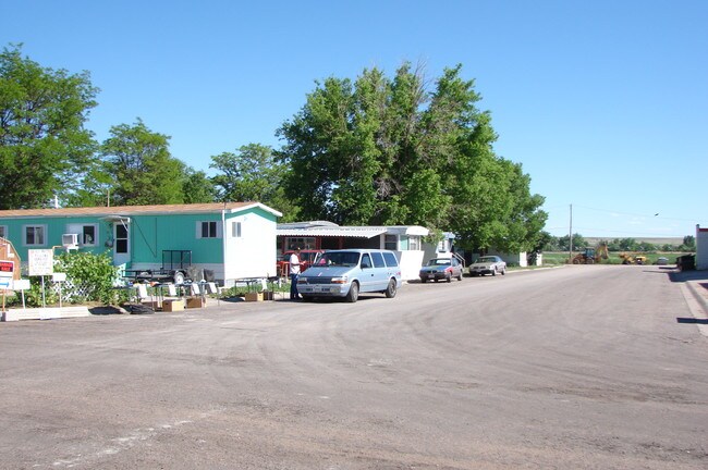 Building Photo - Mobile Manor - 11 Space Mobile Home Park