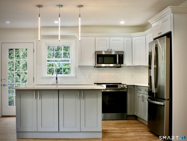 Building Photo - 38 Pepperbush Ln