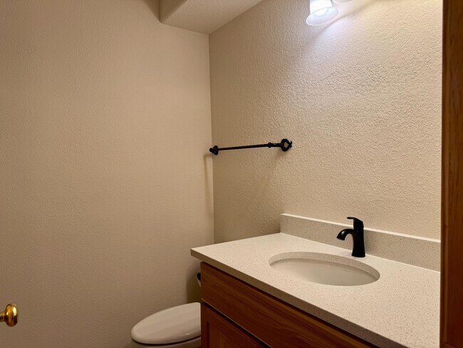 Building Photo - 904 Wapiti Dr