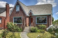 Building Photo - Stunning 3bed/3.5bath Brick Home in Ballard!