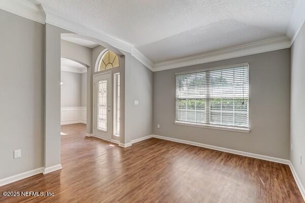 Building Photo - 1704 Dartmoor Ln