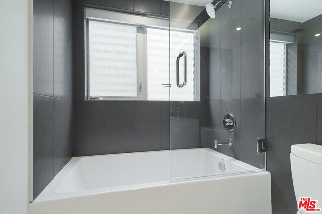 Building Photo - 11962 Gorham Ave