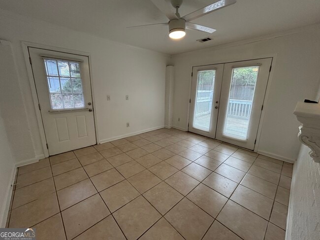 Building Photo - 5 Indianola Dr