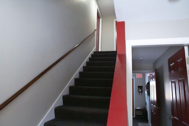 Building Photo - 180 N Main St