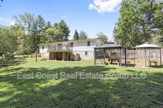 Building Photo - 700 Torytown Rd