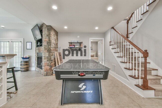 Building Photo - 373 Dach Bruche Gasse