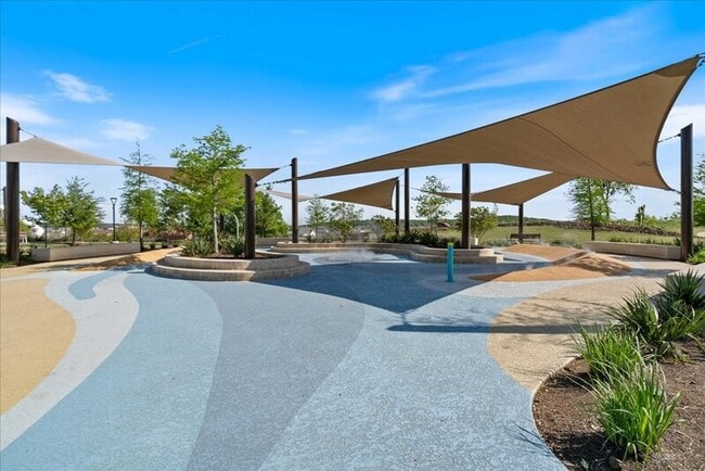 Building Photo - 9015 Looksee Ln