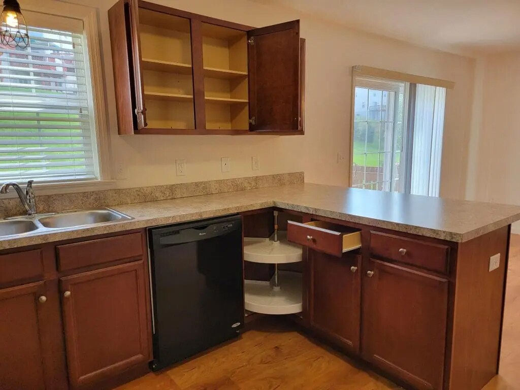 Building Photo - 639 Winding Ln