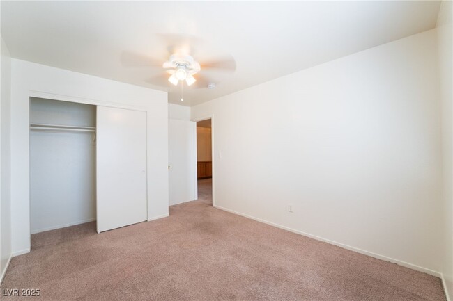 Building Photo - 906 Mandolin Way