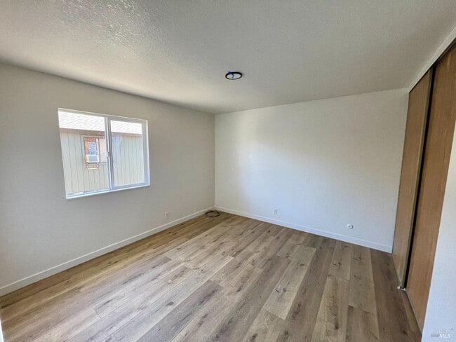 Building Photo - 2424 Kenton Ct