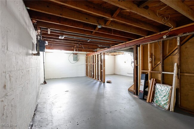 Building Photo - 1628 28th St NE
