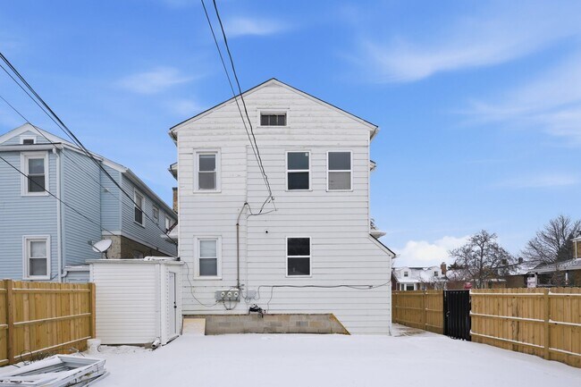 Building Photo - 5301 W Winona St