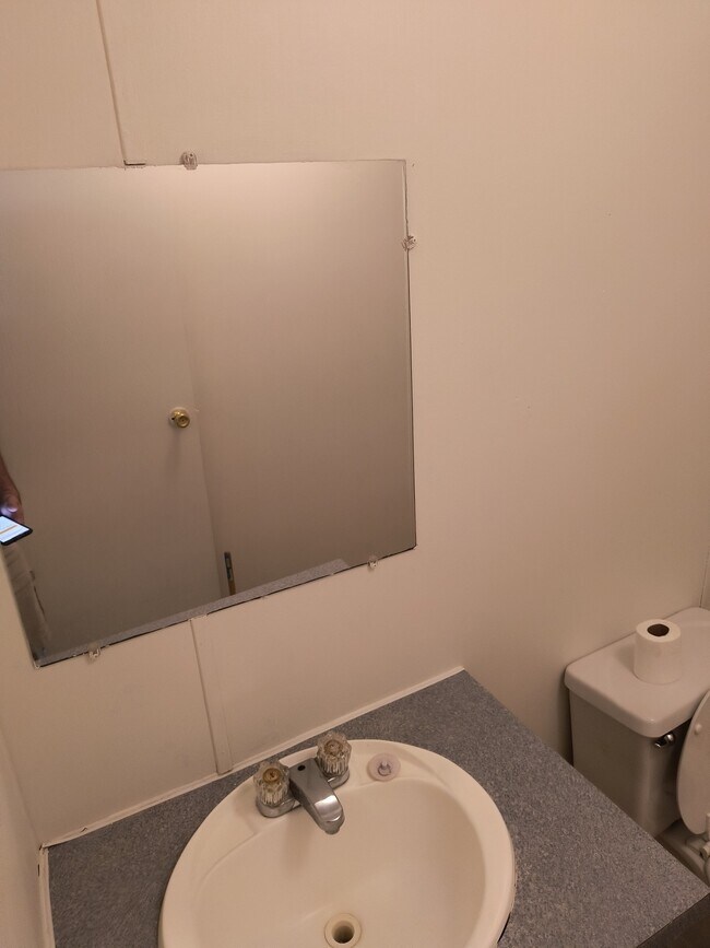 Building Photo - 715 Northview Cir