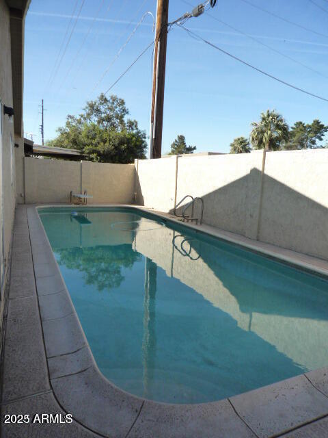 Primary Photo - 1826 N 87th Way