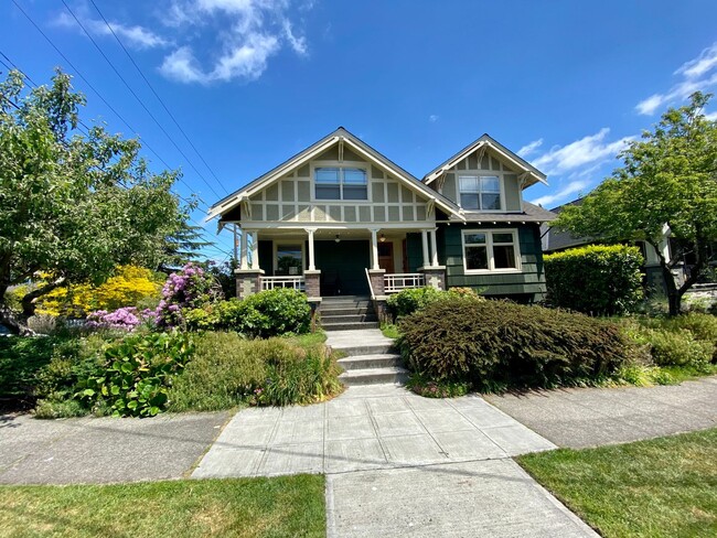 Building Photo - Phinney Ridge/Fremont House/Duplex