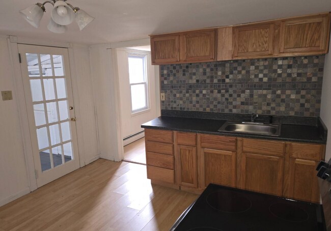 Building Photo - Charming 2 Bed / 1 Bath Single Family Home in Lansford with Front Porch & Yard!