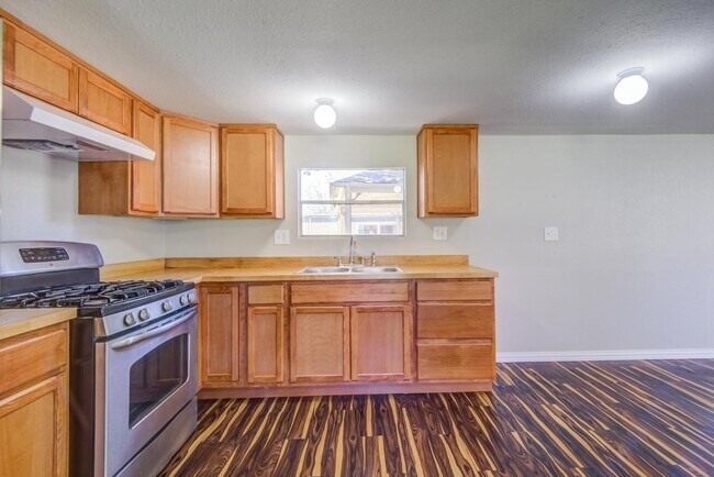 Building Photo - 1809 W Sidnor St