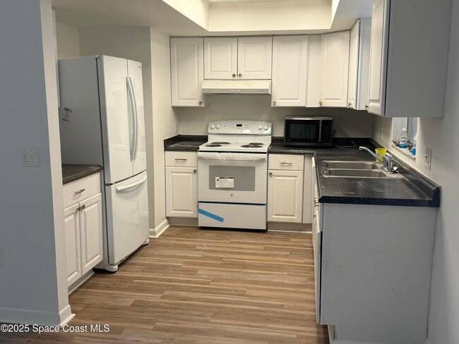 Building Photo - 3689 Longbow Rd