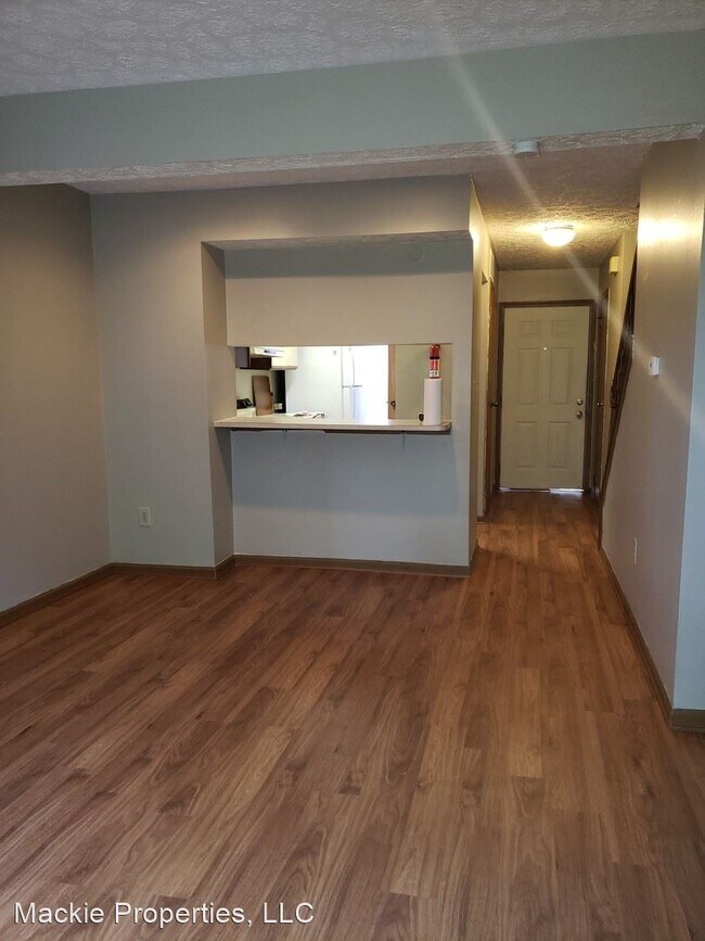 Building Photo - 3 br, 2.5 bath House - 331 East Varsity Lane