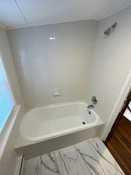 Building Photo - 4017 Linden St