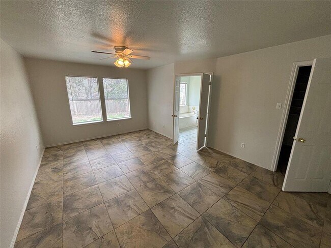 Building Photo - 8616 Devine Ln