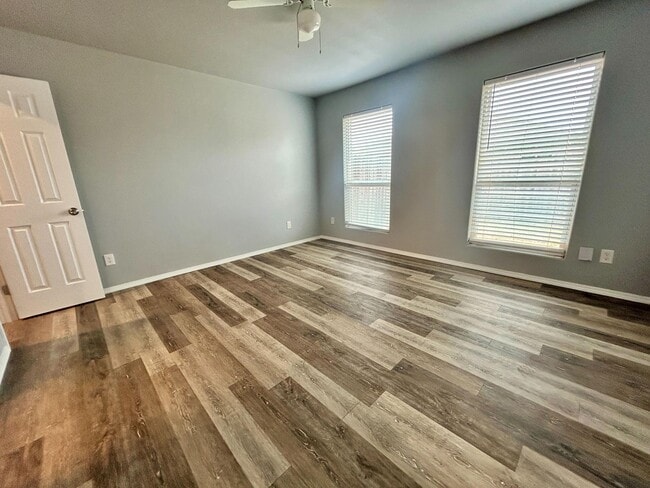 Building Photo - 1107 N Englewood Ave