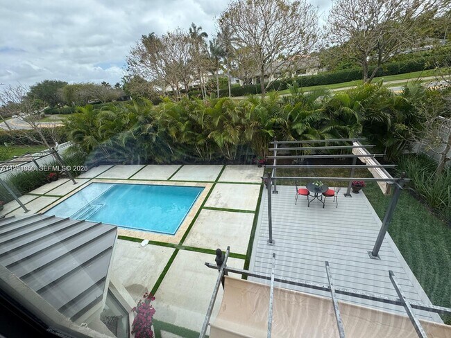 Building Photo - 20160 NW 9th Dr