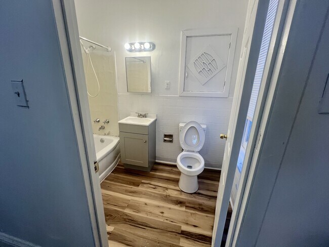 Building Photo - 26 N 16th St