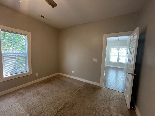 Building Photo - 2320 Wrightsville Ave