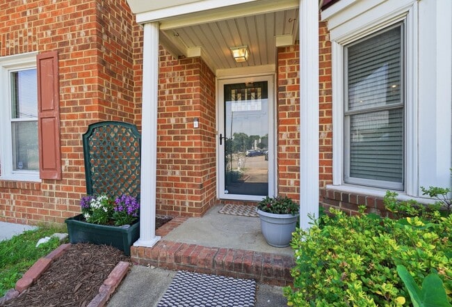 Building Photo - A gem in Knells Ridge!