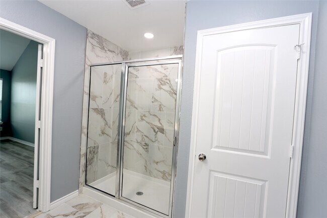 Building Photo - 9218 Mission Arbor Ln