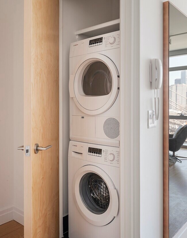 Building Photo - 30 Washington St