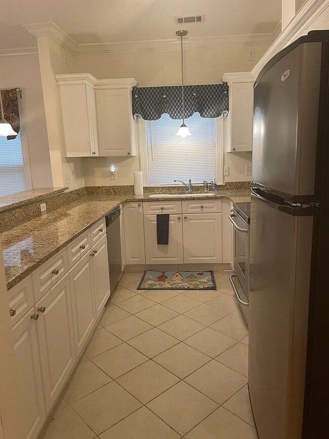 Building Photo - 2 Bed, 2 Bath Apartment on the River - Furnhsied Rental