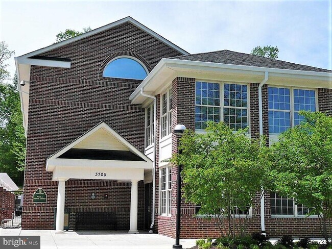 Building Photo - 3903 Penderview Dr