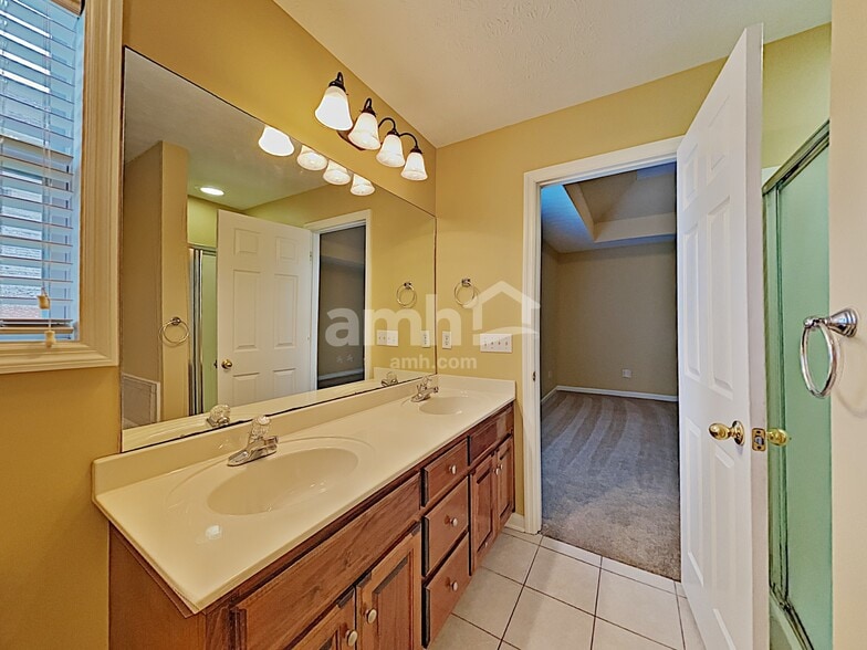 Building Photo - 435 Rocky Crest Dr