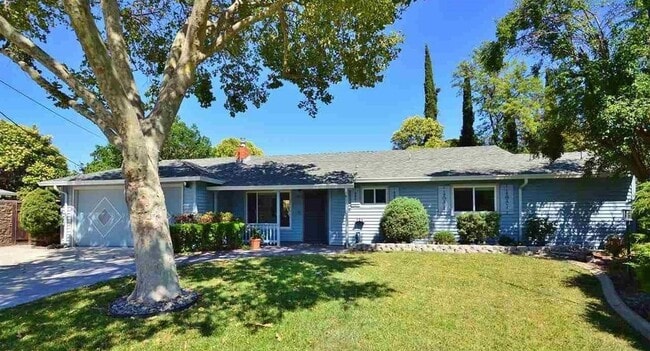 Primary Photo - COMING SOON! Beautiful Pleasant Hill Singl...