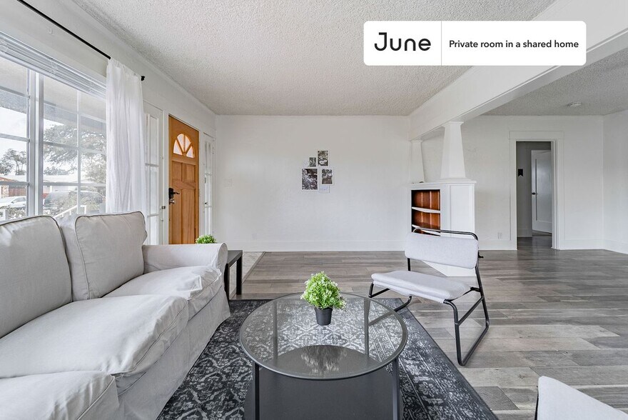 Building Photo - Room in Shared 4 bed/2 bath home