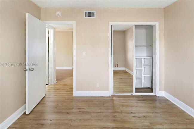 Building Photo - 133 SE 4th Ave