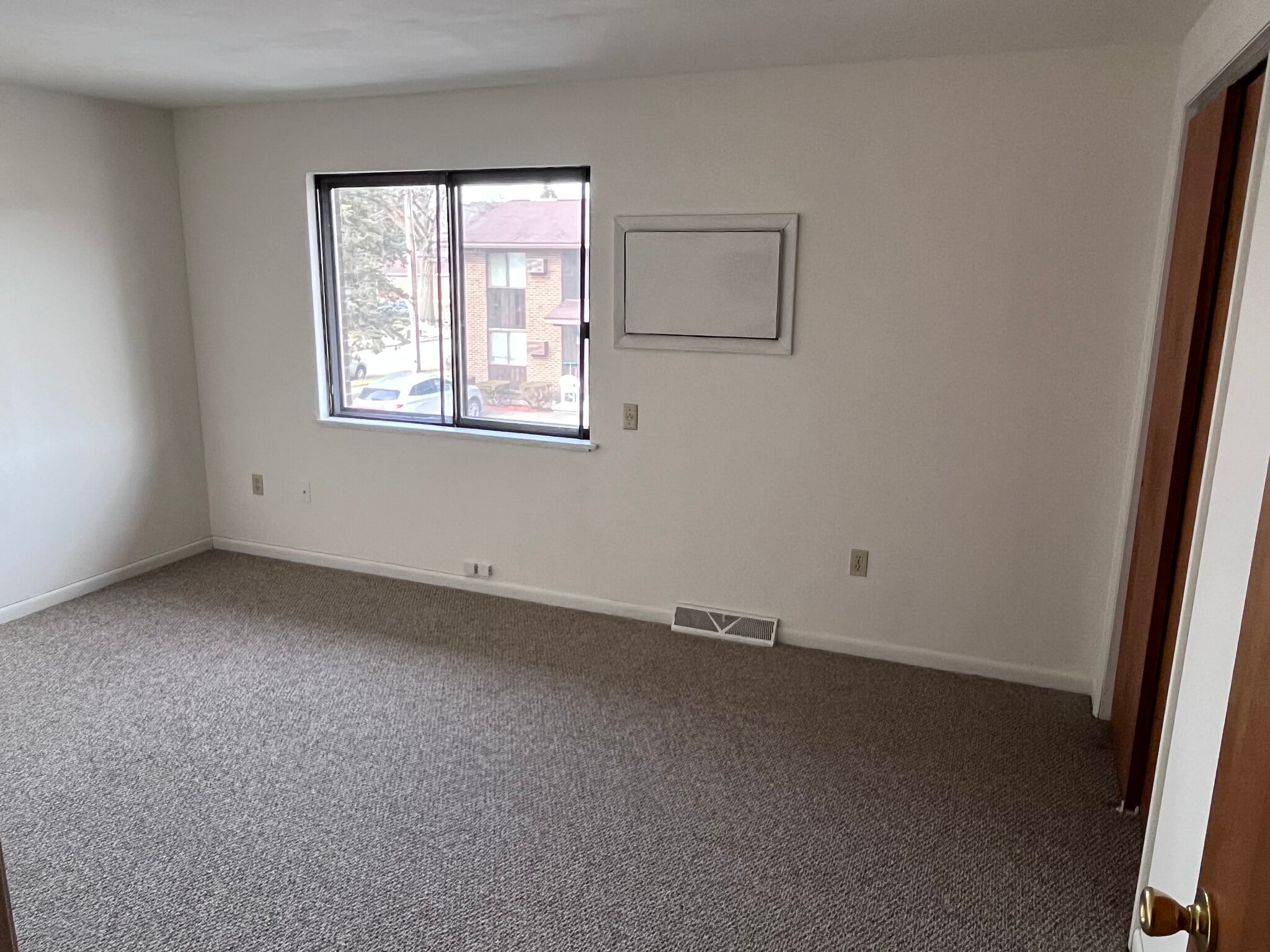 Building Photo - 35 Broome St