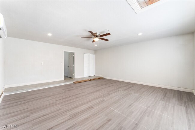 Building Photo - 3951 Steinbeck Dr